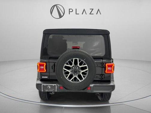2024 Jeep Wrangler 4-Door Sahara 4x4