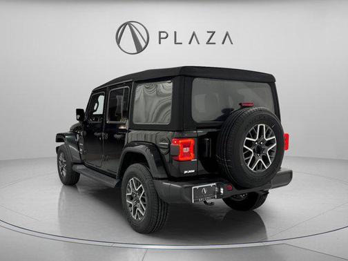 2024 Jeep Wrangler 4-Door Sahara 4x4