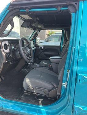 Bikini Pearl Coat 2024 Jeep Wrangler 4xe Sport S