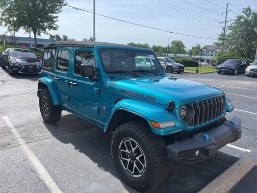 Bikini Pearl Coat 2024 Jeep Wrangler 4xe Sport S