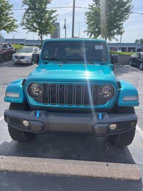 Bikini Pearl Coat 2024 Jeep Wrangler 4xe Sport S