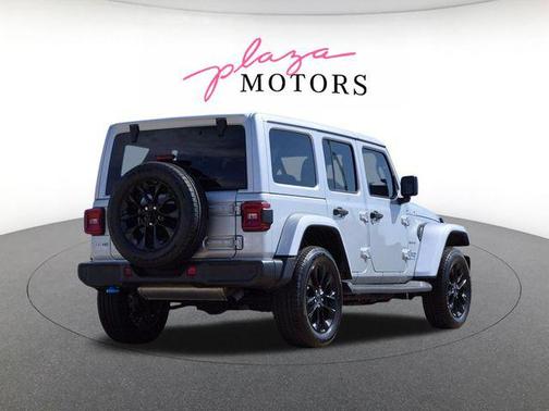 Silver Zynith Clearcoat 2024 Jeep Wrangler 4xe Sahara