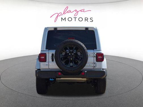 Silver Zynith Clearcoat 2024 Jeep Wrangler 4xe Sahara