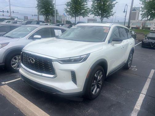 Majestic White 2023 INFINITI QX60 Luxe