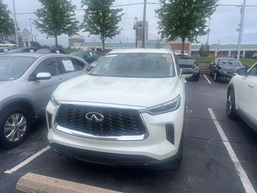 Majestic White 2023 INFINITI QX60 Luxe