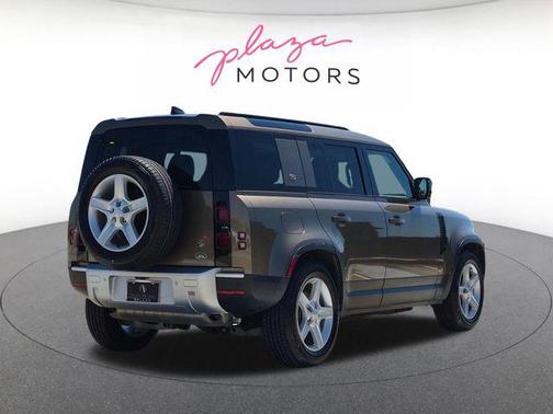 Lantau Bronze Metallic 2023 Land Rover Defender 110 SE