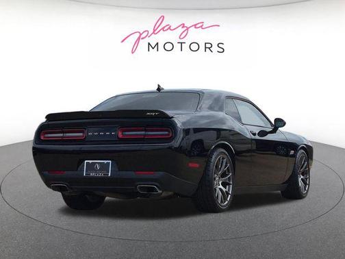 Pitch Black Clearcoat 2016 Dodge Challenger SRT 392
