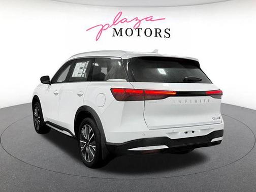 Radiant White 2026 INFINITI QX60 LUXE AWD