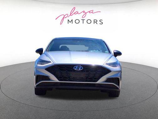 Shimmering Silver Pearl 2021 Hyundai SONATA SEL Plus