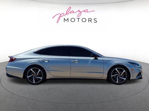 Shimmering Silver Pearl 2021 Hyundai SONATA SEL Plus