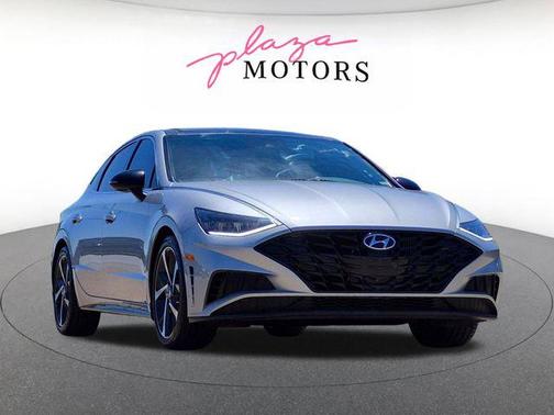 Shimmering Silver Pearl 2021 Hyundai SONATA SEL Plus
