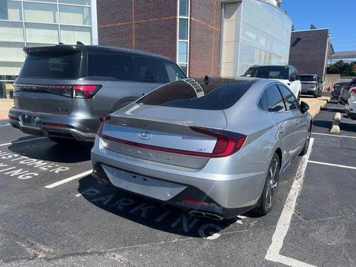 Shimmering Silver Pearl 2021 Hyundai SONATA SEL Plus
