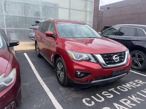 2017 Nissan Pathfinder SL
