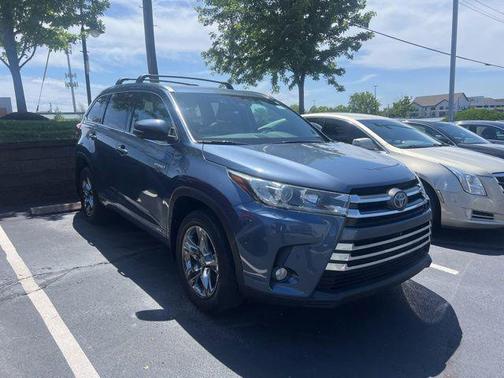 Shoreline Mist 2017 Toyota Highlander Hybrid Platinum