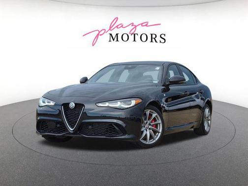 Vulcano Black Metallic 2024 Alfa Romeo Giulia Ti