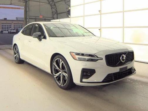 Crystal White Metallic 2023 Volvo S60 B5 Core Dark Theme