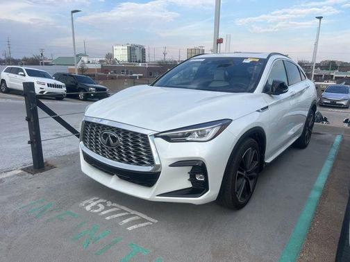 Radiant White 2025 INFINITI QX55 LUXE