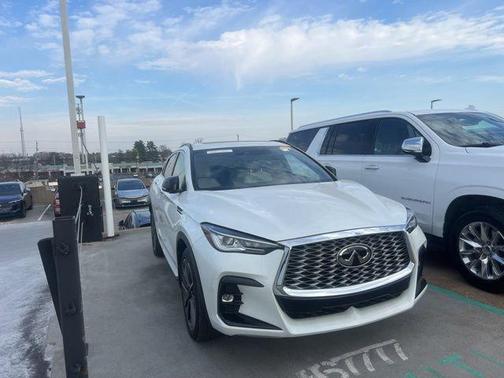 Radiant White 2025 INFINITI QX55 LUXE