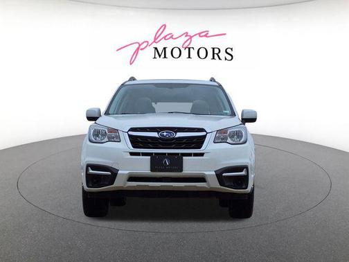 Crystal White Pearl 2018 Subaru Forester 2.5i Premium