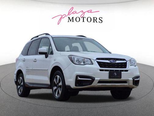 Crystal White Pearl 2018 Subaru Forester 2.5i Premium