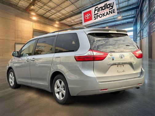 2015 Toyota Sienna LE