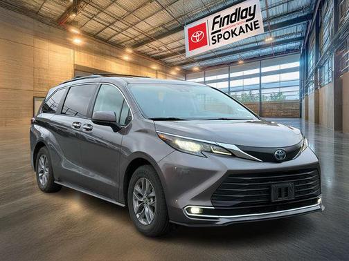 2024 Toyota Sienna XLE