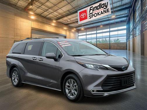 2024 Toyota Sienna XLE