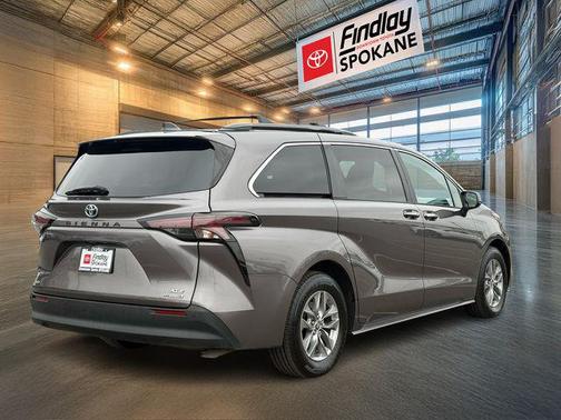 2024 Toyota Sienna XLE