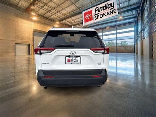 Ice Cap 2025 Toyota RAV4 XLE