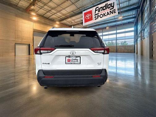 Ice Cap 2025 Toyota RAV4 XLE