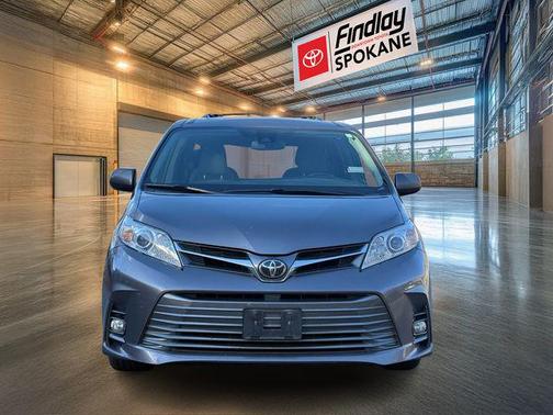 2018 Toyota Sienna XLE