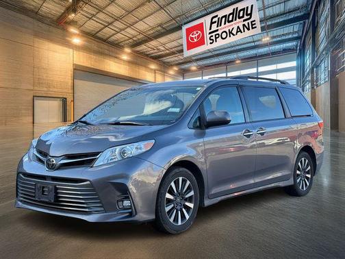 2018 Toyota Sienna XLE