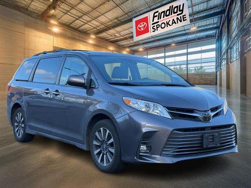 2018 Toyota Sienna XLE