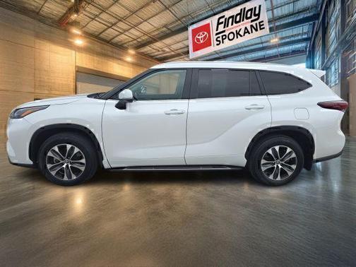 Wind Chill Pearl 2024 Toyota Highlander XLE