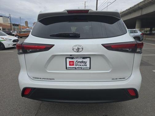2024 Toyota Highlander XLE