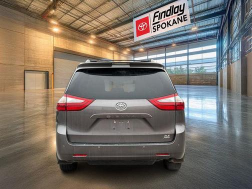 2015 Toyota Sienna XLE