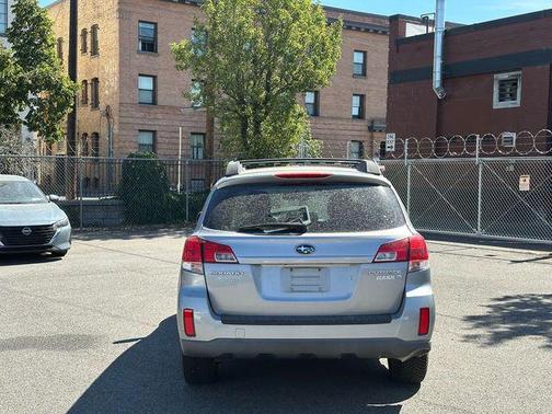 Steel Silver Metallic 2011 Subaru Outback 2.5 i Premium