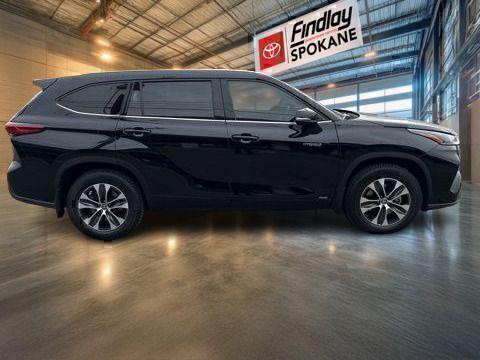 Midnight Black Metallic 2021 Toyota Highlander Hybrid XLE