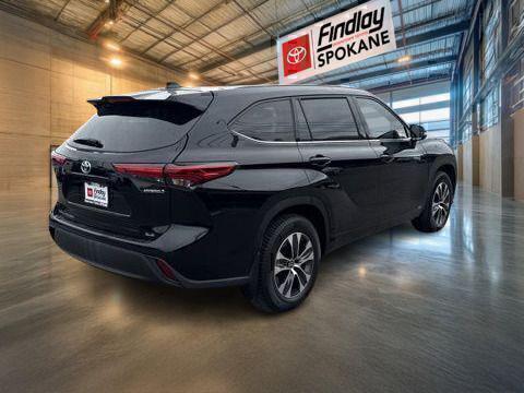 Midnight Black Metallic 2021 Toyota Highlander Hybrid XLE