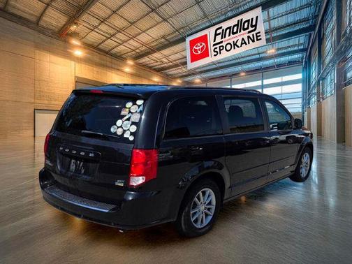 Brilliant Black Crystal Pearlcoat 2016 Dodge Grand Caravan SXT