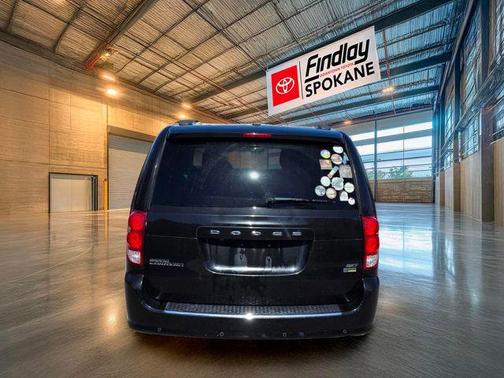 Brilliant Black Crystal Pearlcoat 2016 Dodge Grand Caravan SXT