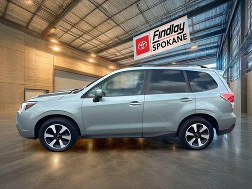 Jasmine Green Metallic 2017 Subaru Forester 2.5i Premium