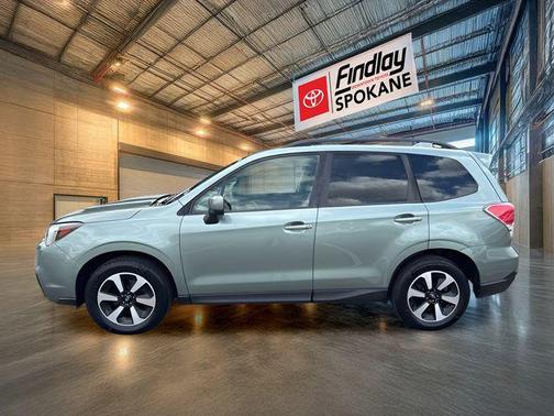 Jasmine Green Metallic 2017 Subaru Forester 2.5i Premium