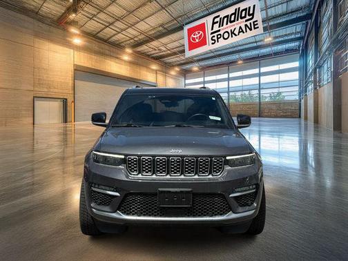 2022 Jeep Grand Cherokee Summit