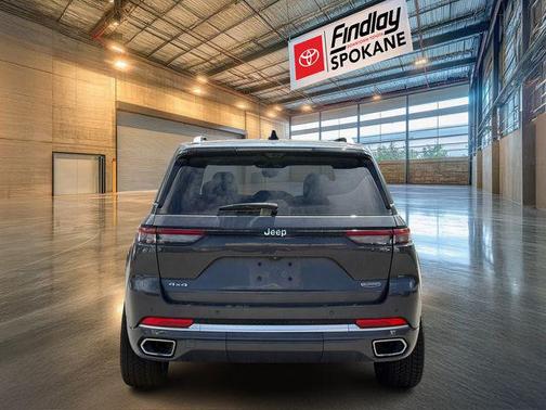 2022 Jeep Grand Cherokee Summit
