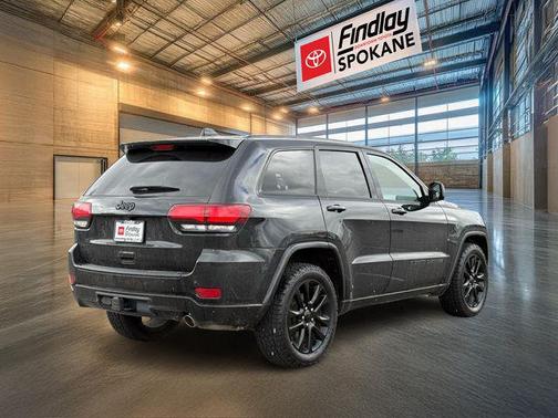 2022 Jeep Grand Cherokee Laredo