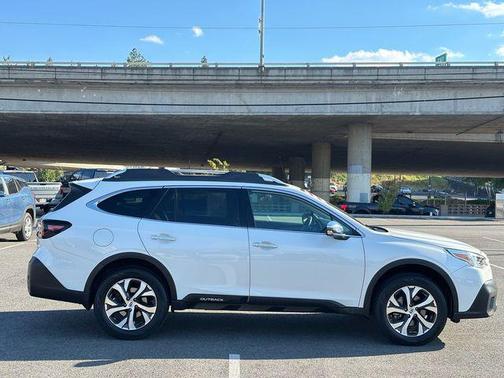 Crystal White Pearl 2022 Subaru Outback Touring