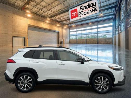 2025 Toyota Corolla Cross XLE