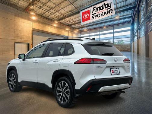 2025 Toyota Corolla Cross XLE