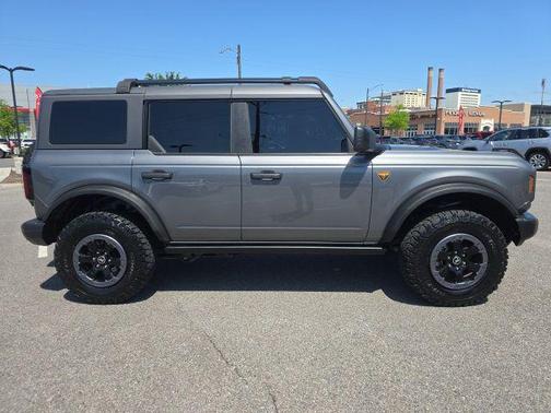 Carbonized Gray Metallic 2022 Ford Bronco Badlands